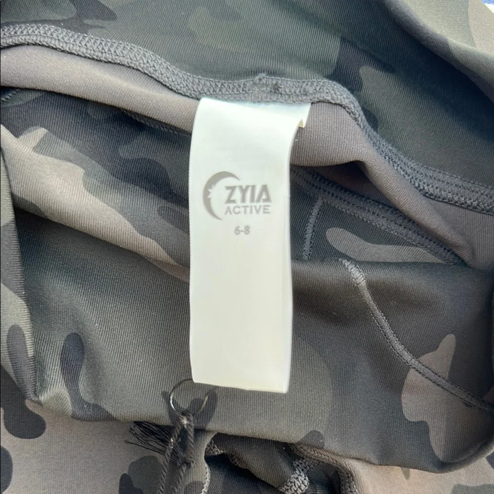 ZYIA Forest camo Luxe hi-rise Capri 6-8